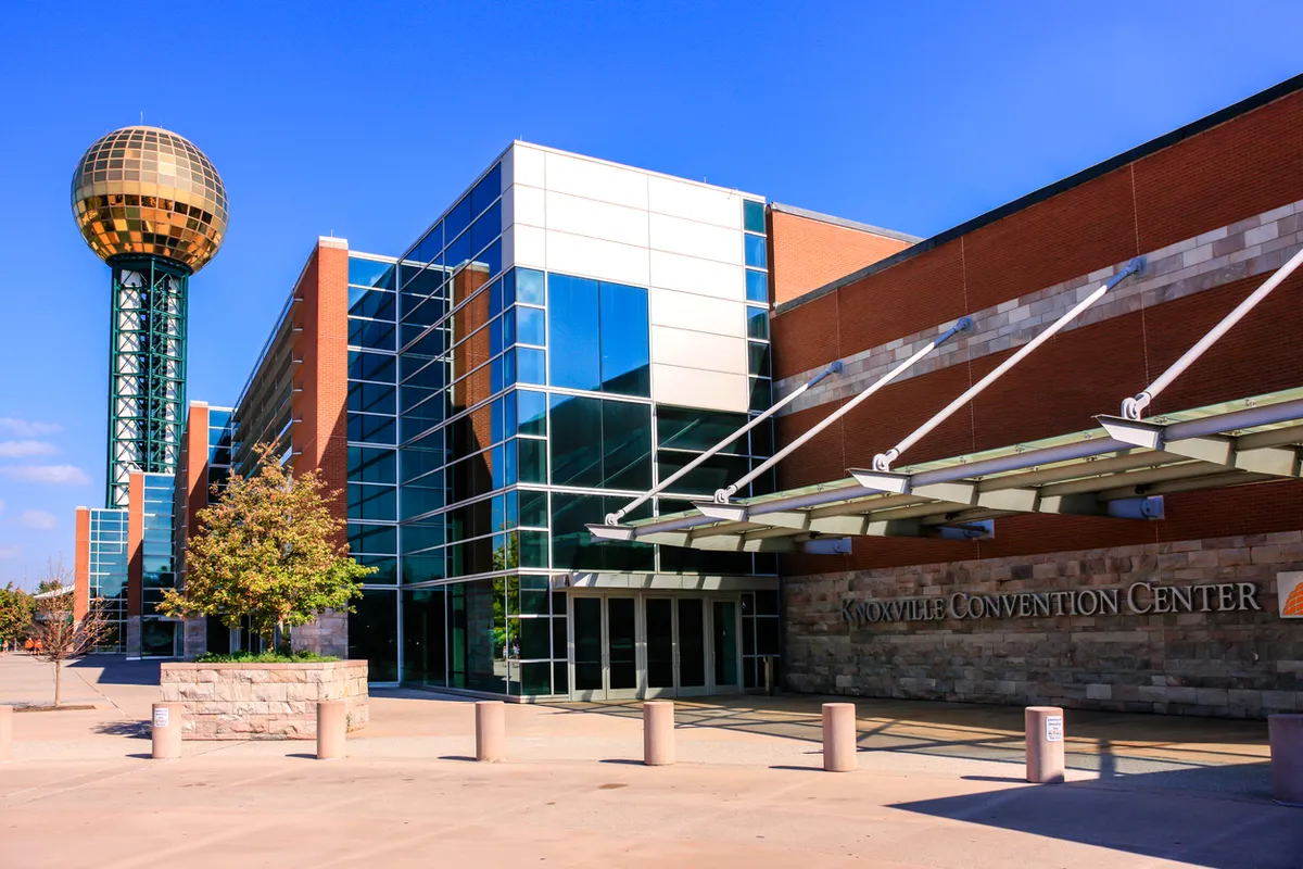 1857382 Ext1 Knoxville Cc Za4d02.jpg